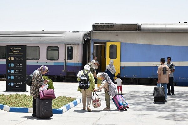 خدمترسانی ایستگاه راه آهن و پایانههای حمل و نقل مسافربری در استان سمنان فعالیت حمل و نقل