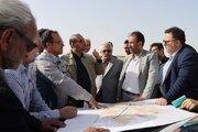ببینید | نشست معاون فنی و مهندسی سازمان ملی زمین و مسکن با فرماندار شهرستان خواف و بازدید میدانی از سایت‌های بزرگ مسکن در محدوده سنگان و صنعت شهر فولاد خواف