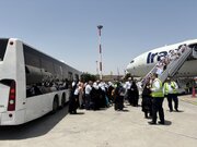 ببینید | بازگشت حجاج به وطن در فرودگاه مشهد