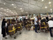 ببینید | بازگشت حجاج به وطن در فرودگاه مشهد