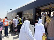 ببینید | بازگشت حجاج به وطن در فرودگاه مشهد