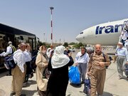 ببینید | بازگشت حجاج به وطن در فرودگاه مشهد