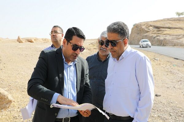 اختصاص اراضی ۲ و ۱۶ هکتاری اندیکا برای طرح های جوانی جمعیت و مسکن ملی ببینید| بازدید مدیرکل راه و شهرسازی خوزستان به همراه معاونین و مسئولان شهرستان از پروژههای راهسازی و مسکن اندیکا