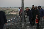 ببینید| بازدید استاندار خوزستان و جمعی از مسئولان استانی و شهرستان باوی از پل عنافچه بر روی رودخانه کارون