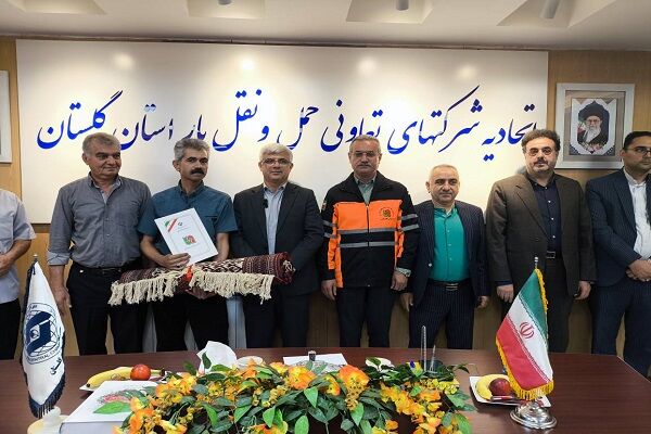 ببینید| تقدیر از رانندگان باری حماسه ساز گلستان با حضور معاون استاندار
