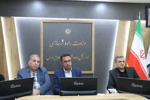 ببینید|جلسه هم اندیشی مدیر کل راه و شهرسازی فارس با پیمانکاران ساخت نهضت ملی مسکن استان فارس