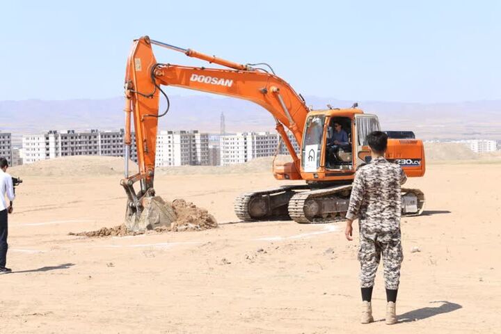 ویدئو|عملیات آماده سازی زمین های کوی ارم (لیل آباد) غ