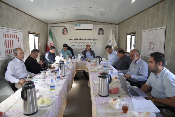 ببینید| بررسی میدانی و ارزیابی موانع پیشرفت طرح ۲۵۰۰ واحدی نهضت ملی مسکن شاهین‌شهر