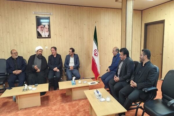 ببینید | دیدار مدیرکل راه و شهرسازی استان البرز با امام جمعه چهارباغ