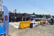ببینید|برپایی موکب فعالان حمل و نقل و راهداری استان البرز و پذیرایی از عزاداران حسینی (ع) و مسافران در آزاد راه کرج قزوین محدوده پلیس راه