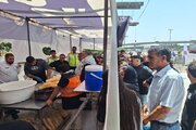 ببینید|برپایی موکب فعالان حمل و نقل و راهداری استان البرز و پذیرایی از عزاداران حسینی (ع) و مسافران در آزاد راه کرج قزوین محدوده پلیس راه