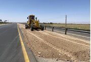 انجام تسطیح و شانه سازی در  راههای روستایی خراسان جنوبی