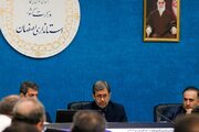 ببینید | تجلیل استاندار اصفهان مدیرکل راهداری و حمل‌و‌نقل جاده‌ای استان اصفهان به عنوان بخش‌ فعال در کاهش تصادفات و تلفات جاده‌ای استان