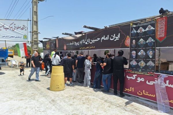 ببینید|برپایی موکب فعالان حمل و نقل و راهداری استان البرز و پذیرایی از عزاداران حسینی و مسافران در آزادراه کرج- قزوین محدوده پلیس راه