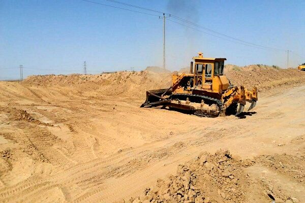زیرسازی و ایمن‌سازی محورهای روستایی زاوه با جدیت ادامه دارد