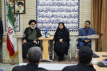 تلاش می‌کنیم ریل‌گذاری راه‌آهن شهرکرد- سفیددشت- مبارکه- اصفهان به سرانجام برسد