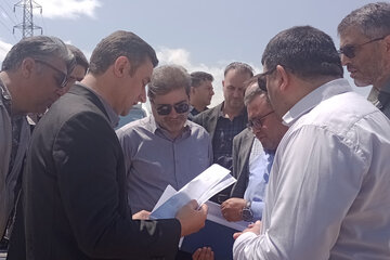 ببینید: بازدید مشترک میدانی معاون امور عمرانی استاندار اردبیل و جمعی از مدیران دستگاه‌های خدمات‌رسان از پروژه‌های آماده‌سازی و زیرساخت شهرک شهید سلیمانی اردبیل
