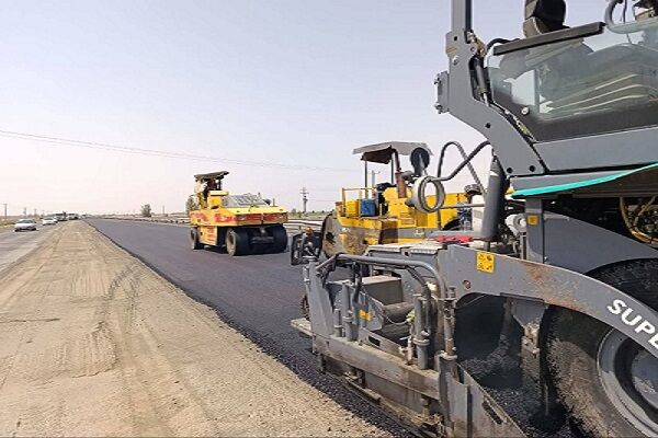 انجام بهسازی ۲۰۰ کیلومتر آسفالت در محور سیرجان_شهربابک و شهربابک_انار کریدور تهران_بندرعباس