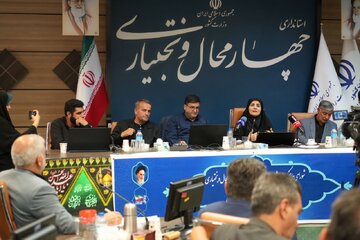 ببینید | نشست شورای هماهنگی راه و شهرسازی و تأمین مسکن استان چهارمحال و بختیاری با حضور وزیر راه و شهرسازی