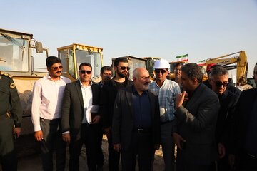 ببینید | آیین آغاز عملیات اجرایی اجرایی ۱۲ کیلومتر از باند دوم محور ماهشهر- رامشیر با حضور استاندار و نمایندگان خوزستان در مجلس