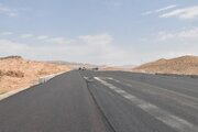 ببینید| عملیات آسفالت ریزی محور دامغان-دیباج(محدوده چشمه علی-کلاته رودبار)