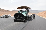 ببینید| عملیات آسفالت ریزی محور دامغان-دیباج(محدوده چشمه علی-کلاته رودبار)