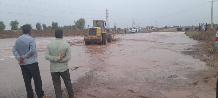 مسدودی چند راه روستای در پی بارندگی و طغیان شدید رودخانه های فصلی در قلعه گنج