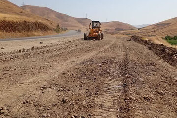 شانه سازی و پاکسازی حریم محور مریوان_ سنندج