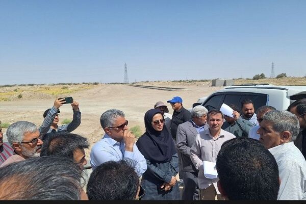 ببینید| بازدید معاون استاندار و مدیر کل راه و شهرسازی سیستان و بلوچستان از فرمانداری هامون و سایت نهضت ملی مسکن محمدآباد