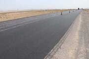 ببینید|اجرای عملیات لکه گیری و روکش آسفالت کمربندی اشتهارد