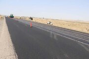 ببینید|اجرای عملیات لکه گیری و روکش آسفالت کمربندی اشتهارد