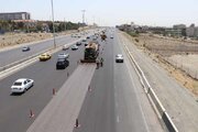 ببینید|عملیات روکش آسفالت حفاظتی در لاین جنوبی آزاد راه تهران کرج محدوده گرمدره در استان البرز