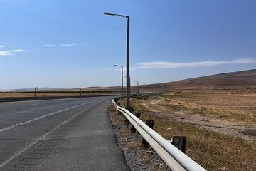 آذربایجان غربی -نصب چراغهای LED در راستای ارتقای خدمت رسانی و بهره دهی و ارتقای ایمنی محورهای منتهی به مرز تمرچین در آستانه اربعین حسینی (ع) و کمک به مدیریت مصرف انرژی در نقطه پرتصادف گردنه ایلانلو محور ارومیه-مهاباد