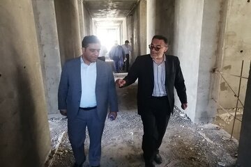 بازدید مدیر کل راه و شهرسازی استان مرکزی و نماینده اراک از پروژه تعیین تکلیف شده نهضت ملی مسکن