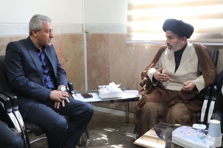 دیدار پيمان آرامون مدیر کل و رئیس شورای هماهنگی راه و شهرسازی آذربایجان‌غربی با حجت‌الاسلام‌والمسلمین سید مهدی قریشی نماینده‌ ولی فقیه در آذربایجان‌غربی و امام جمعه ارومیه