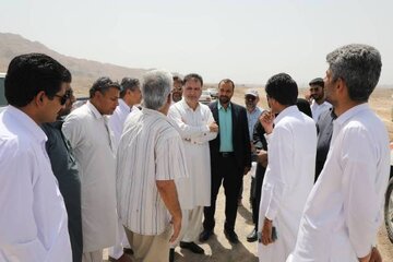 ویدیو | حضور مدیرکل راهداری و حمل و نقل جاده ای جنوب سیستان و بلوچستان در شهرستان فنوج جهت بررسی روند پیشرفت طرح های عمرانی