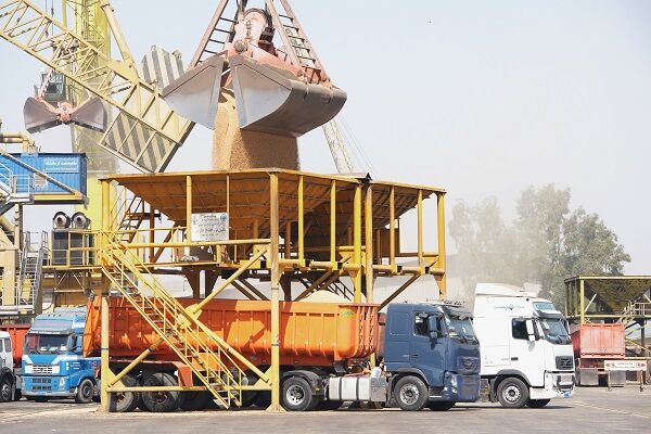 رکورد جدید حمل‌ونقل جاده‌ای با جابه‌جایی بیش از ۱۸ میلیون تن کالا از خوزستان