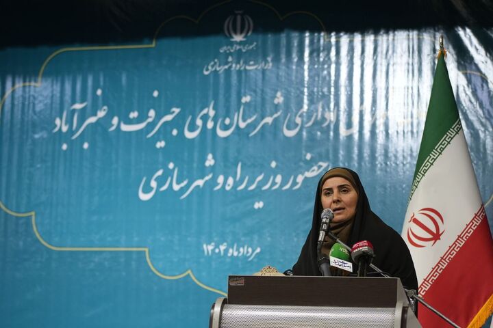 ببینید | برگزاری جلسه شورای اداری جیرفت و عنبرآباد با حضور وزیر راه و شهرسازی