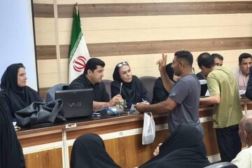 برپایی میز خدمت وزارت راه و شهرسازی هم‌زمان با سفر وزیر به استان کرمان