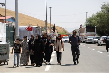 گزارش تصویری //تمرچین_تا_کربلا 

تردد زائرین اربعین حسینی علیه‌السلام از پایانه مرزی تمرچین