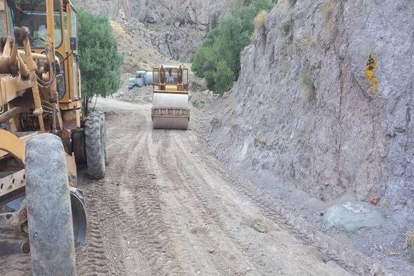 ببینید| تصاویری از مراحل آغازین عملیات احداث،بهسازی و آسفالت محور روستایی خورانک در پایین طالقان