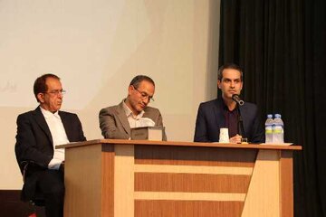 دیدار صمیمانه معاون توسعه مدیریت و منابع انسانی وزیر راه و شهرسازی با کارکنان راه و شهرسازی استان گیلان