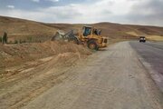 اجرای عملیات راهداری محوری و امداد رسانی راهداران سقز به زائران اربعین در محورهای شهرستان