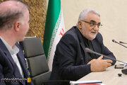 نشست مشترک دکتر بروجردی نماینده مردم در مجلس شورای اسلامی و مهندس میرزایی مدیرکل راه و شهرسازی لارستان با فرمانداران شهرستان لارستان ، خنج ، گراش ، اوز و جویم