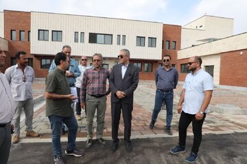 بازدید مدیرکل و رئیس شورای هماهنگی راه و شهرسازی آذربایجان‌غربی از روند اجرایی مجتمع اداری باروق