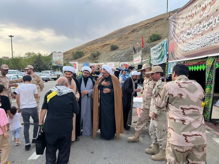 ارائه خدمات موکب اداره کل راه و شهرسازی آذربایجان‌غربی به زائران اربعین حسینی در مرز تمرچین
