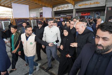 ببينيد |بازدید وزیر راه و شهرسازی از پایانه مرزی شلمچه و خدمت رسانی به زائران اربعین