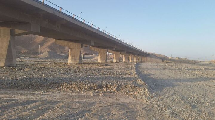 ساخت پل حرمک در محور زابل - زاهدان با اعتبار ۲۰۰ میلیارد تومان، گامی مهم برای توسعه زیرساختهای حمل و نقل سیستان و بلوچستان