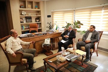 دیدار نماینده شبستر با گلپایگانی