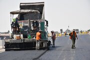 ببینید | اجرای عملیات آسفالت ریزی نقطه اتصال ابتدایی محور سرخه-سمنان